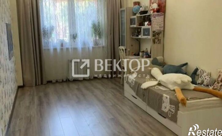 3-комн квартира ул Колотилова, 38,  д. 38