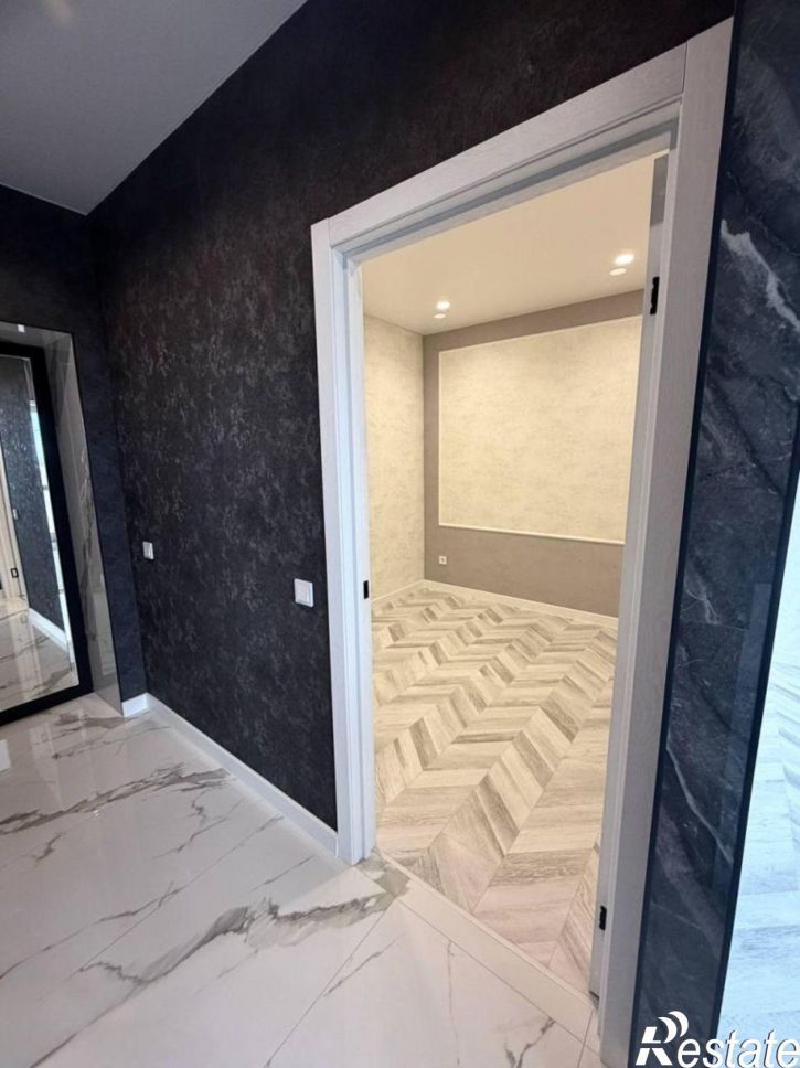 1-комн квартира Парижской Коммуны ул, 55
