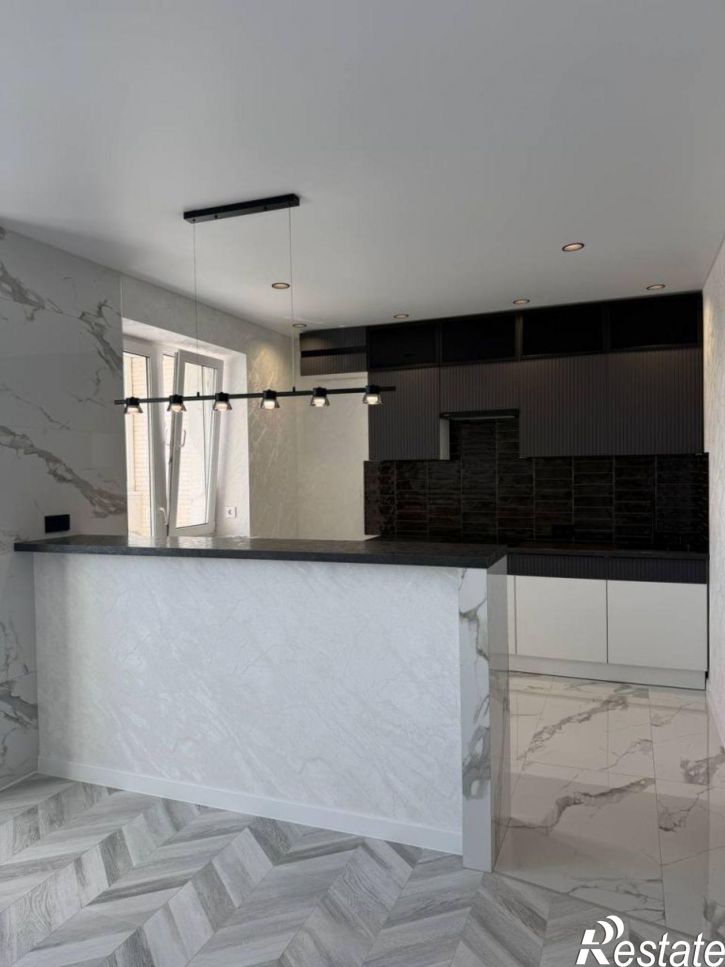 1-комн квартира Парижской Коммуны ул, 55