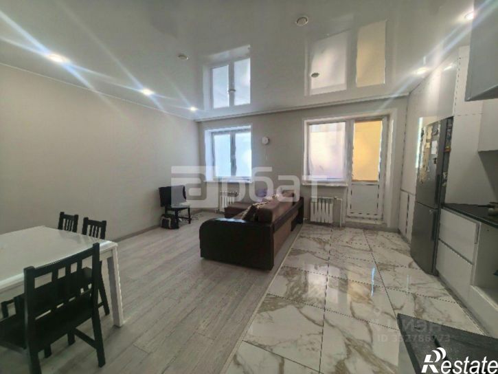 3-комн квартира мкр Самоцветы, д 12