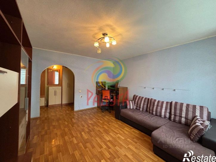 3-комн квартира ул Жарова, 8,  д. 8