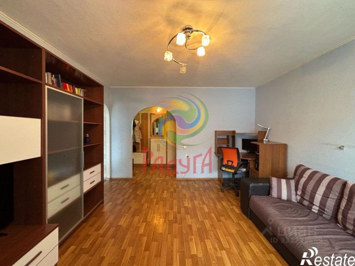 3-комн квартира ул Жарова, 8,  д. 8