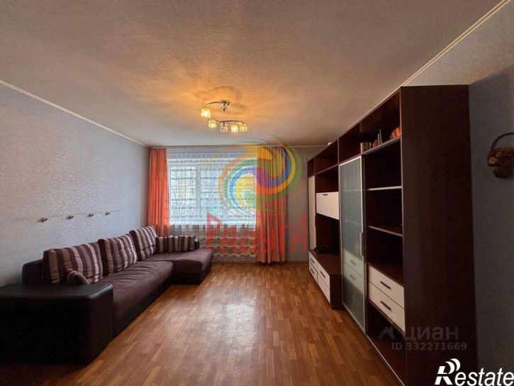 3-комн квартира ул Жарова, 8,  д. 8