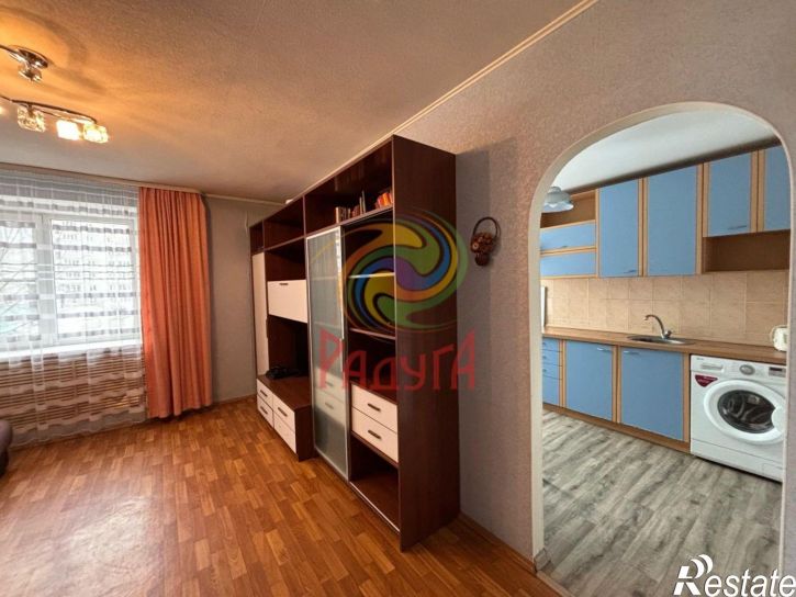 3-комн квартира ул Жарова, 8,  д. 8