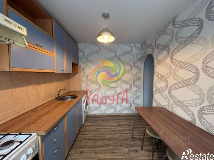 3-комн квартира ул Жарова, 8,  д. 8