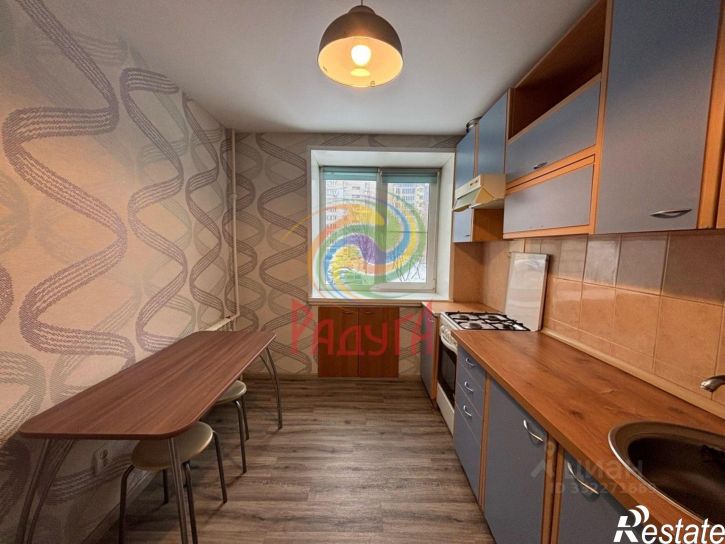 3-комн квартира ул Жарова, 8,  д. 8