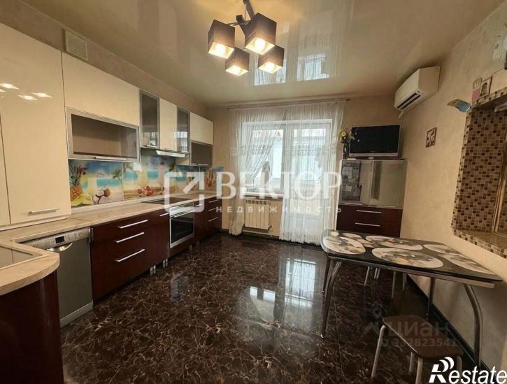 3-комн квартира ул Сакко, 37Б,  д. 37Б