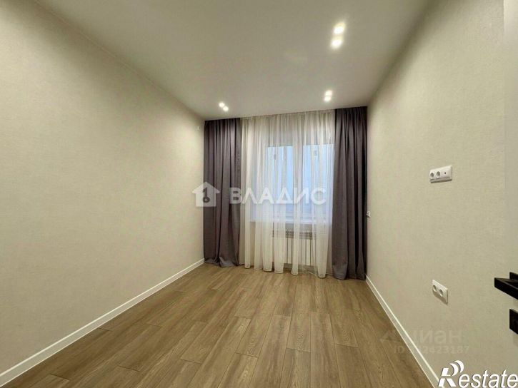 3-комн квартира ул Сарментовой, 13,  д. 13
