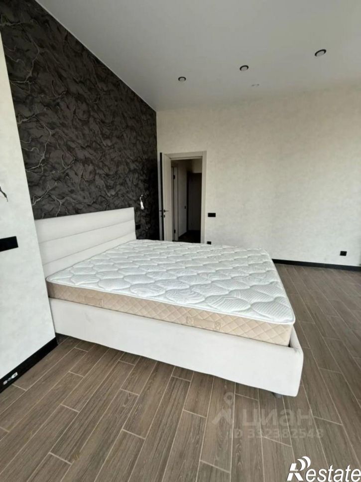 3-комн квартира ул 8 Марта, 15,  д. 15