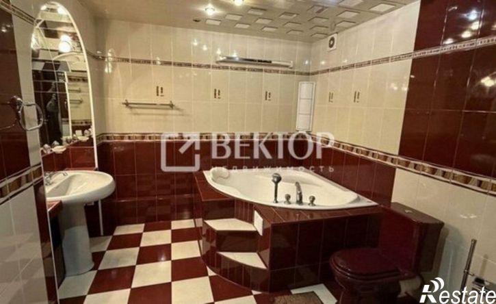 5-комн квартира ул 1-я Водопроводная, 2А,  д. 2А