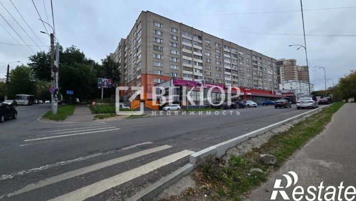 3-комн квартира улица Жарова, 8,  д. 8