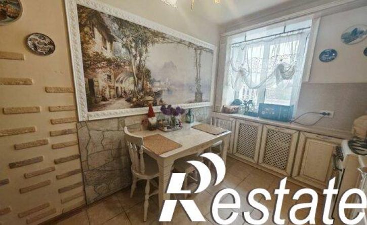 4-комн квартира улица Багаева, 37,  д. 37