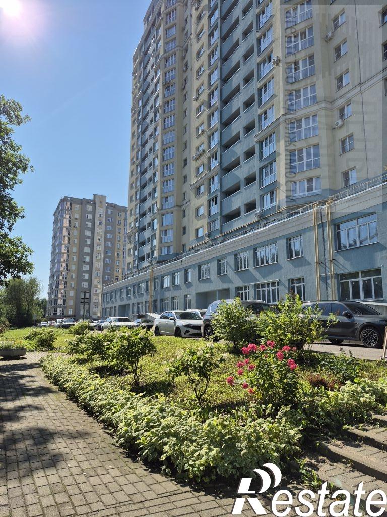 Купить квартиру за 11 900 000 рублей на Наумова ул, 5