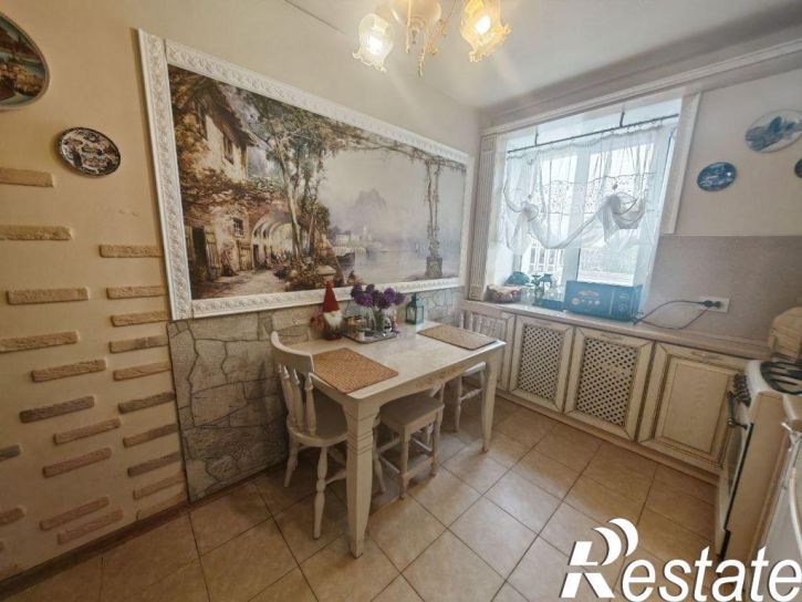 4-комн квартира Багаева ул, 37