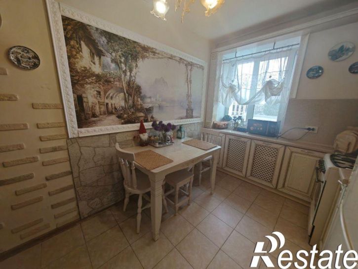 4-комн квартира Багаева ул, 37