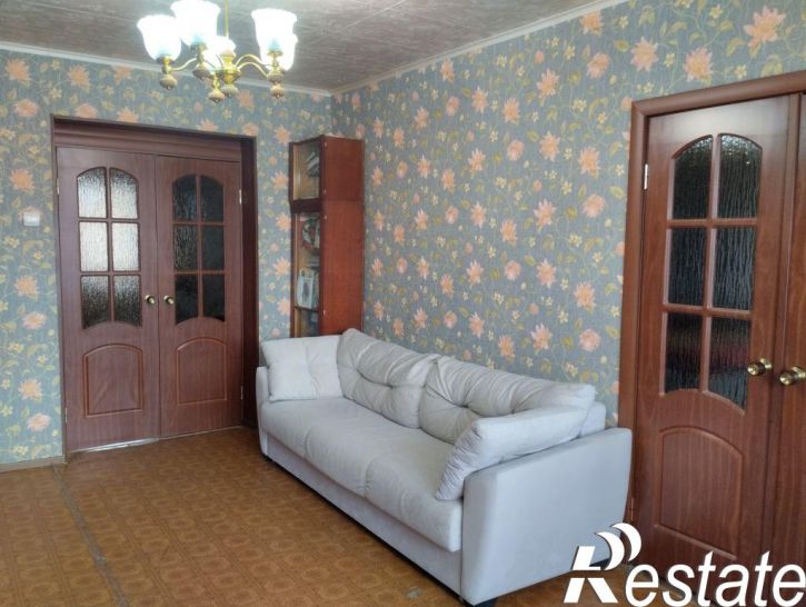 3-комн квартира Каравайковой ул, 50