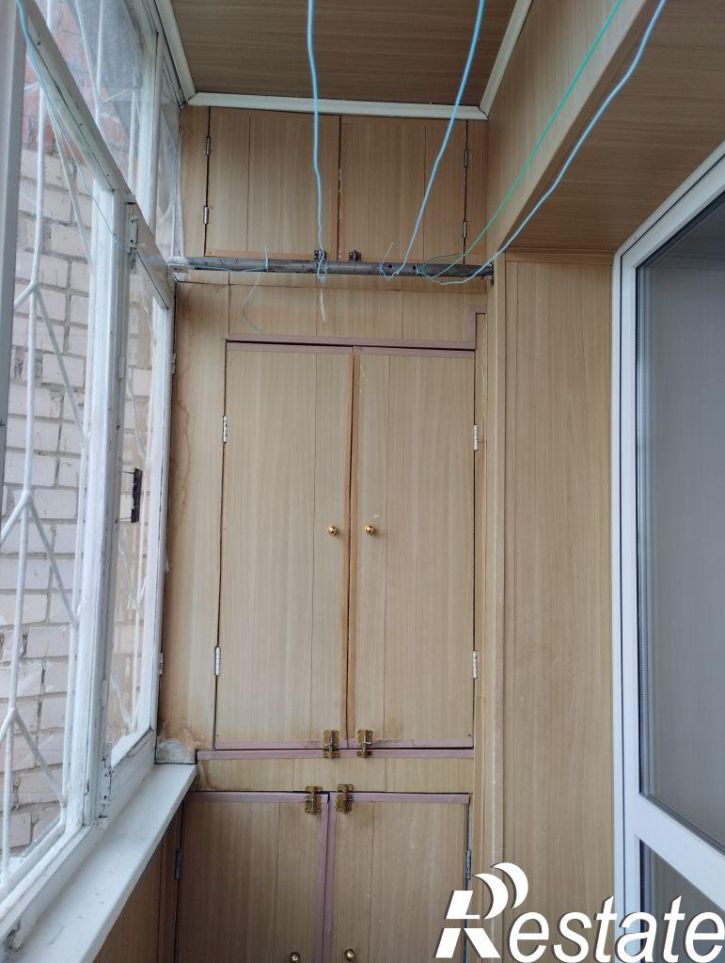 3-комн квартира Каравайковой ул, 50
