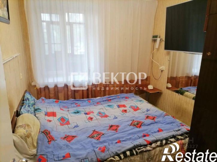 4-комн квартира улица Полка Нормандия-Неман, 83,  д. 83