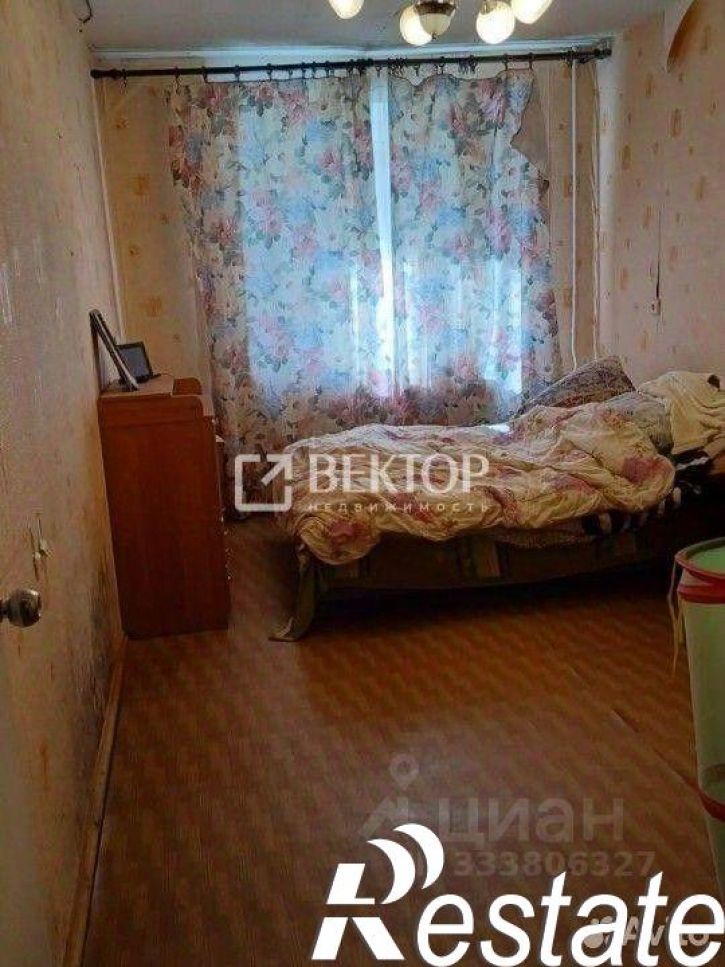 4-комн квартира улица Полка Нормандия-Неман, 83,  д. 83