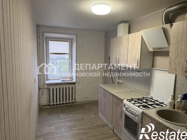 3-комн квартира улица Парижской Коммуны, 5В,  д. 5В
