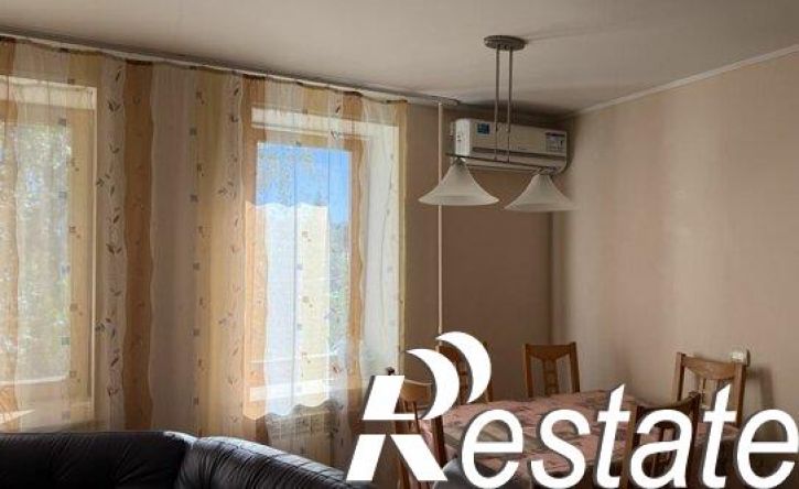 4-комн квартира улица Лётчика Захарова, 21,  д. 21