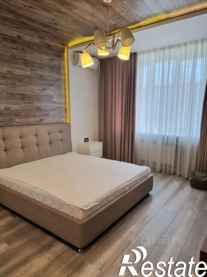 3-комн квартира улица Красных Зорь, 8,  д. 8