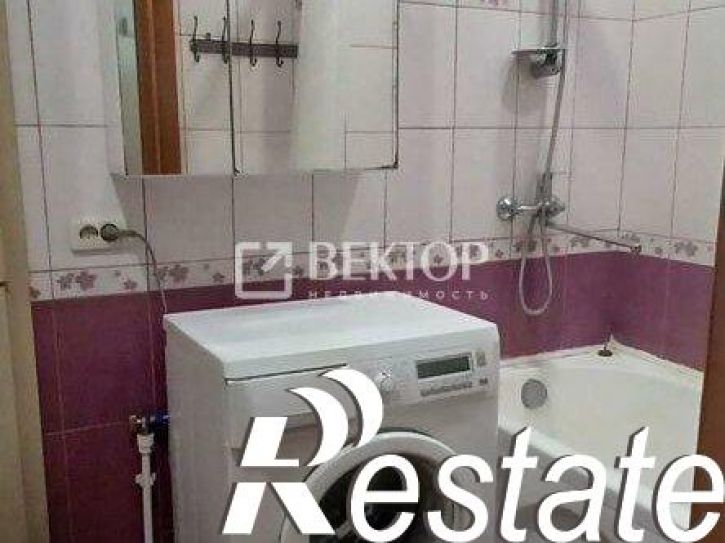 1-комн квартира проспект Строителей, 50,  д. 50