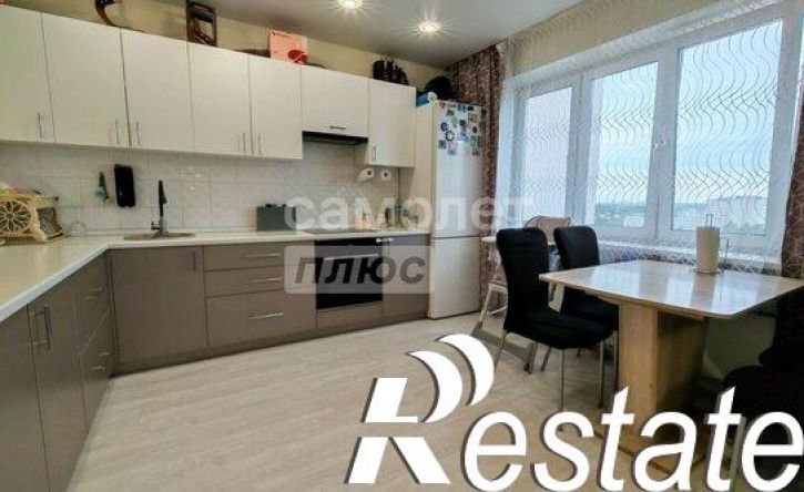 3-комн квартира улица Парижской Коммуны, 41,  д. 41