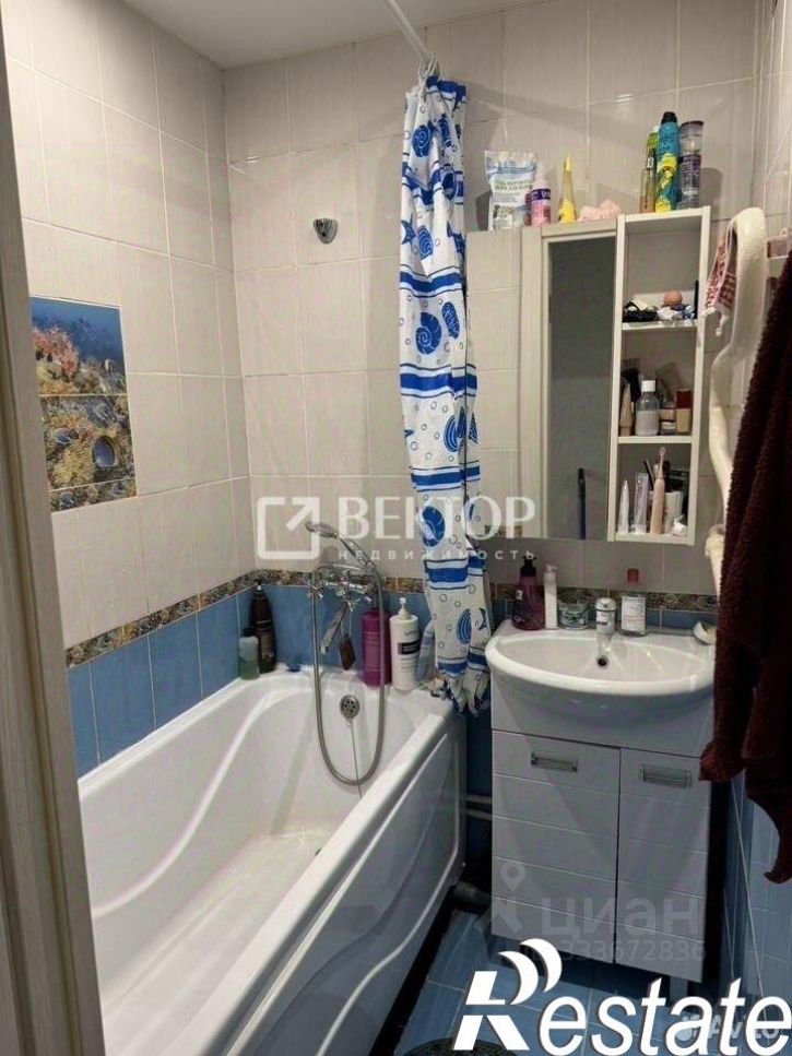 3-комн квартира улица Парижской Коммуны, 15А,  д. 15А