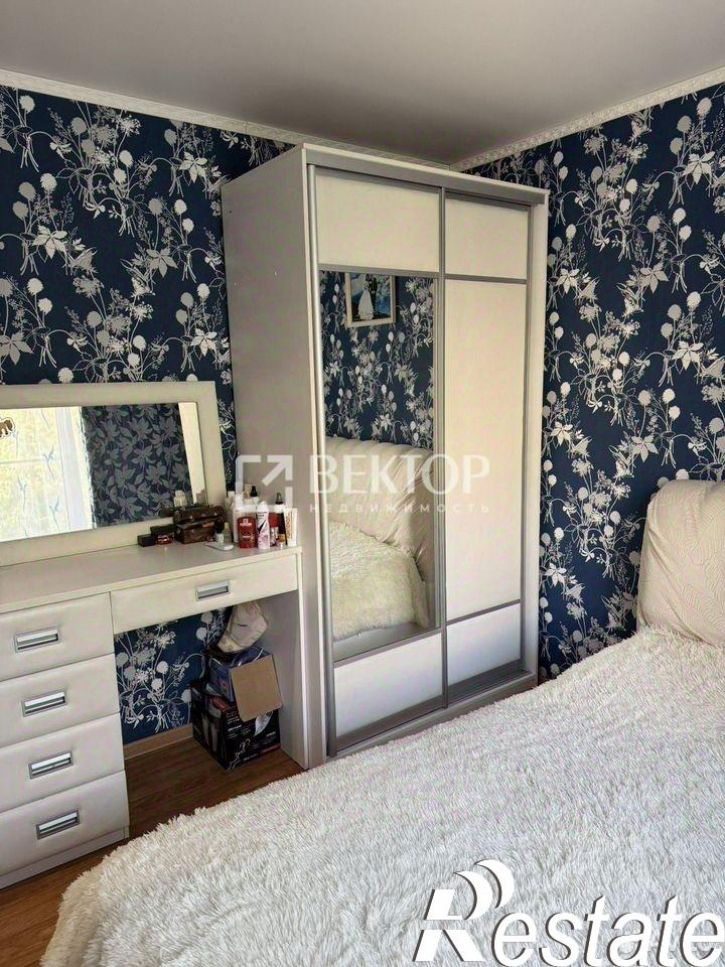 3-комн квартира улица Парижской Коммуны, 15А,  д. 15А