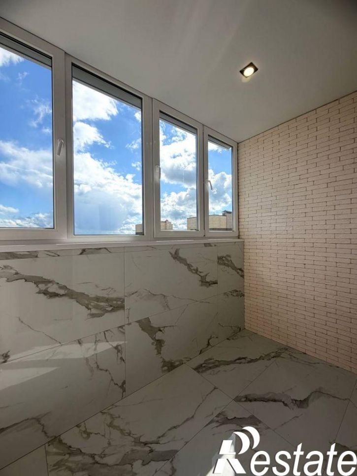 1-комн квартира Парижской Коммуны ул, 55