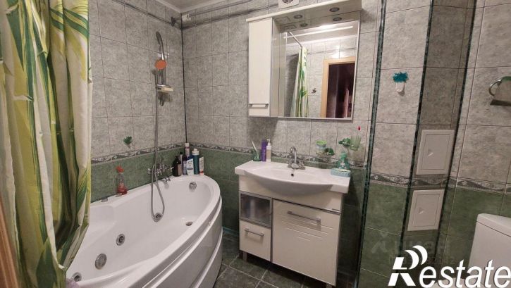 4-комн квартира улица Суворова, 38,  д. 38