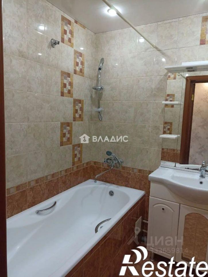 2-комн квартира Революционная улица, 22,  д. 22