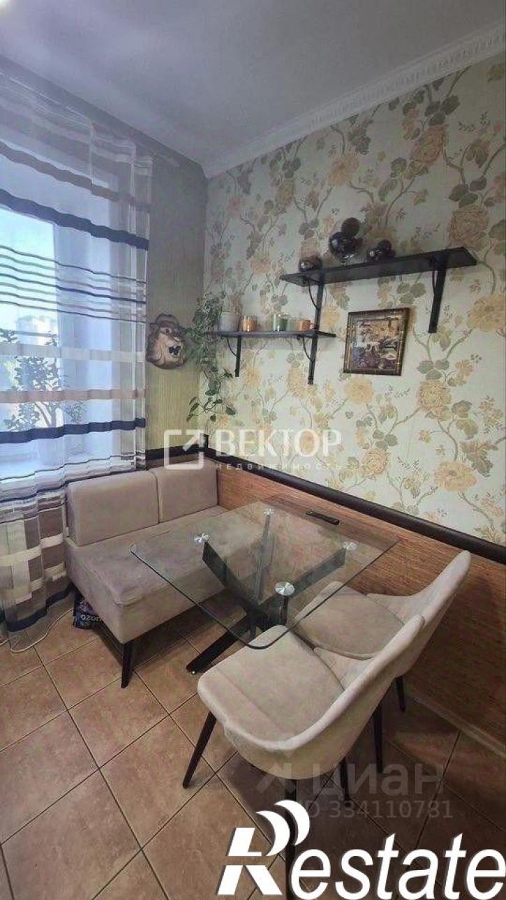3-комн квартира улица 10 Августа, 56,  д. 56