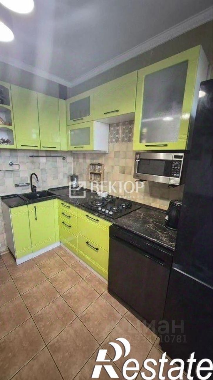 3-комн квартира улица 10 Августа, 56,  д. 56