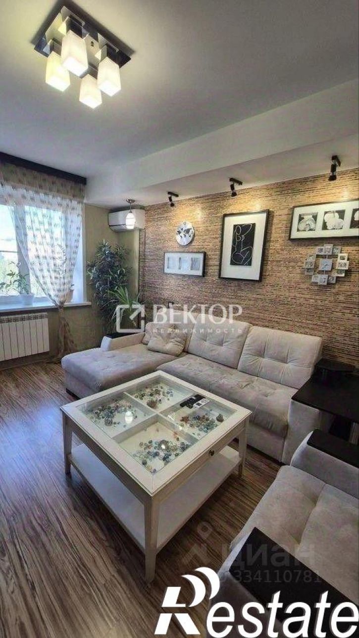 3-комн квартира улица 10 Августа, 56,  д. 56