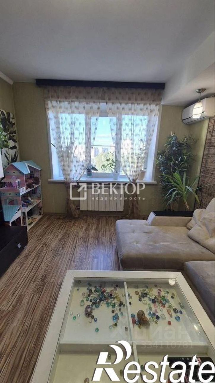 3-комн квартира улица 10 Августа, 56,  д. 56