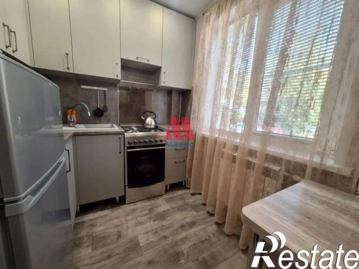 2-комн квартира Парижской Коммуны ул., д.11