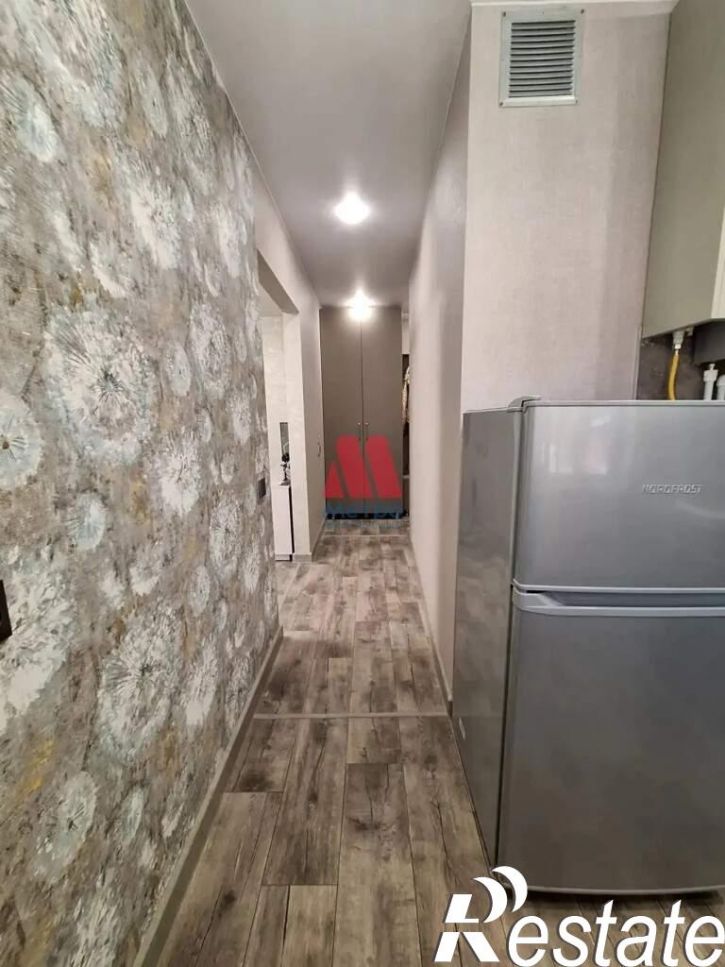 2-комн квартира Парижской Коммуны ул., д.11