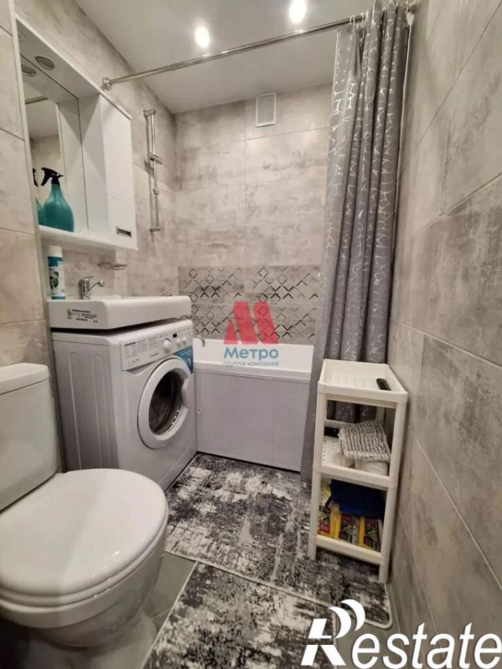 2-комн квартира Парижской Коммуны ул., д.11