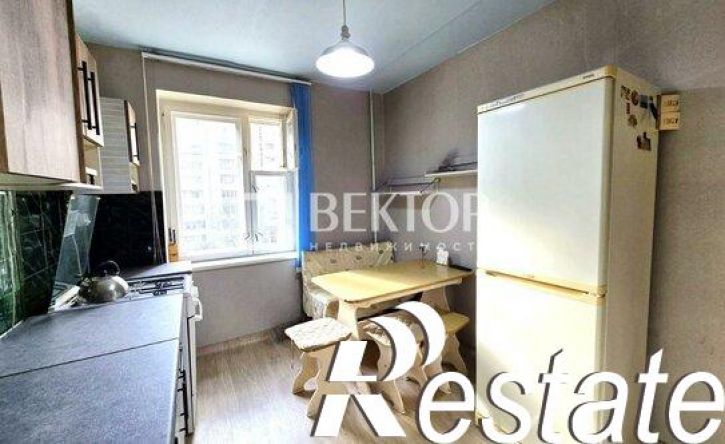 4-комн квартира улица Полка Нормандия-Неман, 83,  д. 83