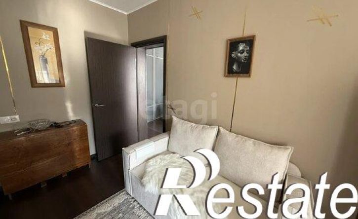 4-комн квартира микрорайон ДСК, 3,  д. 3