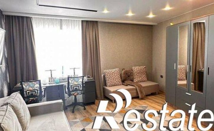 2-комн квартира Революционная улица, 26,  д. 26