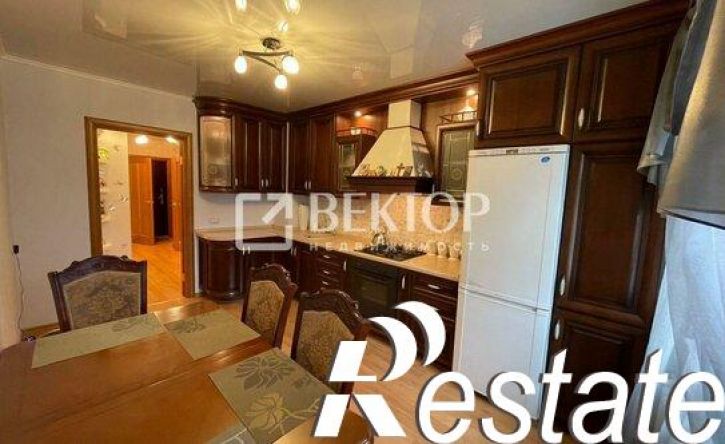 2-комн квартира Революционная улица, 32,  д. 32