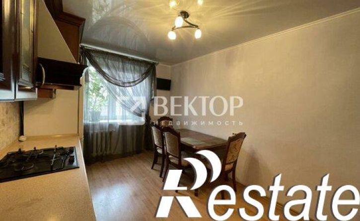 2-комн квартира Революционная улица, 32,  д. 32