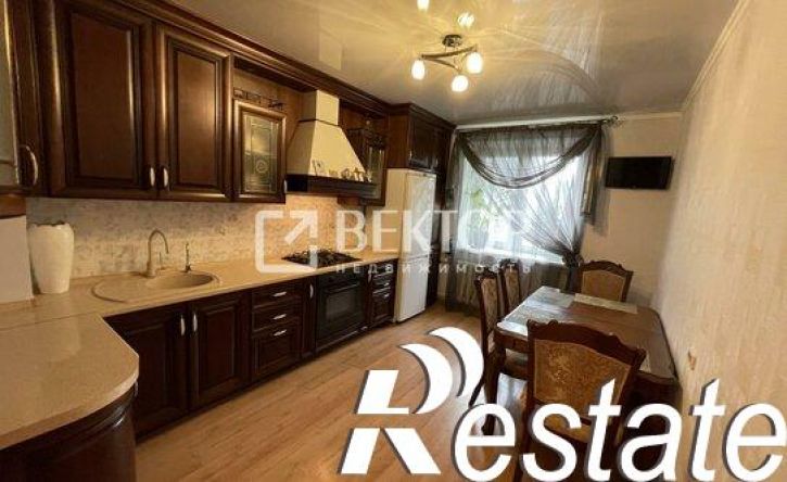 2-комн квартира Революционная улица, 32,  д. 32