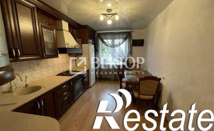 2-комн квартира Революционная улица, 32,  д. 32