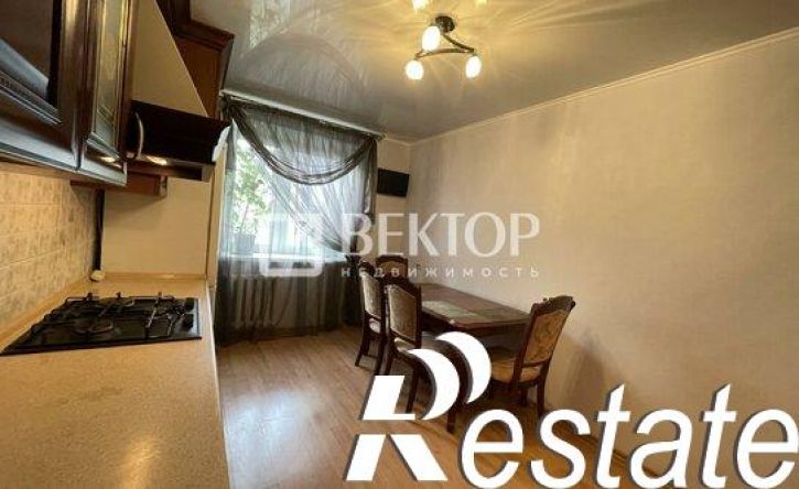 2-комн квартира Революционная улица, 32,  д. 32