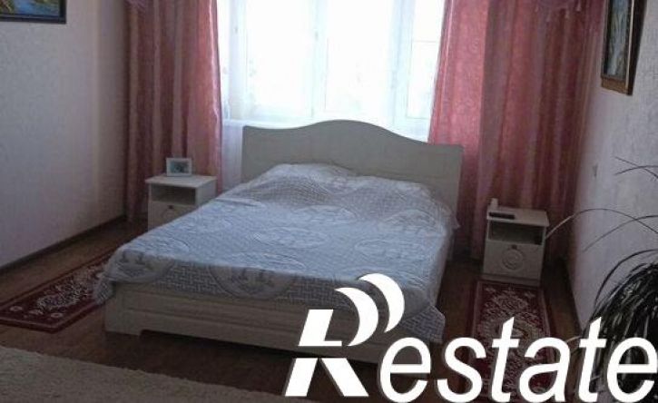 3-комн квартира улица Парижской Коммуны, 41,  д. 41