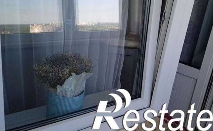 3-комн квартира улица Парижской Коммуны, 41,  д. 41